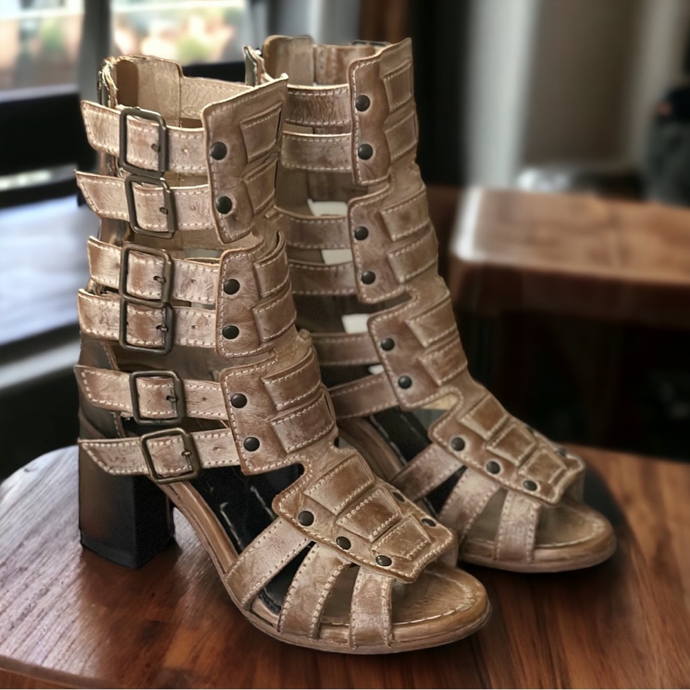 Zeus by Freebird size 6 Brand New